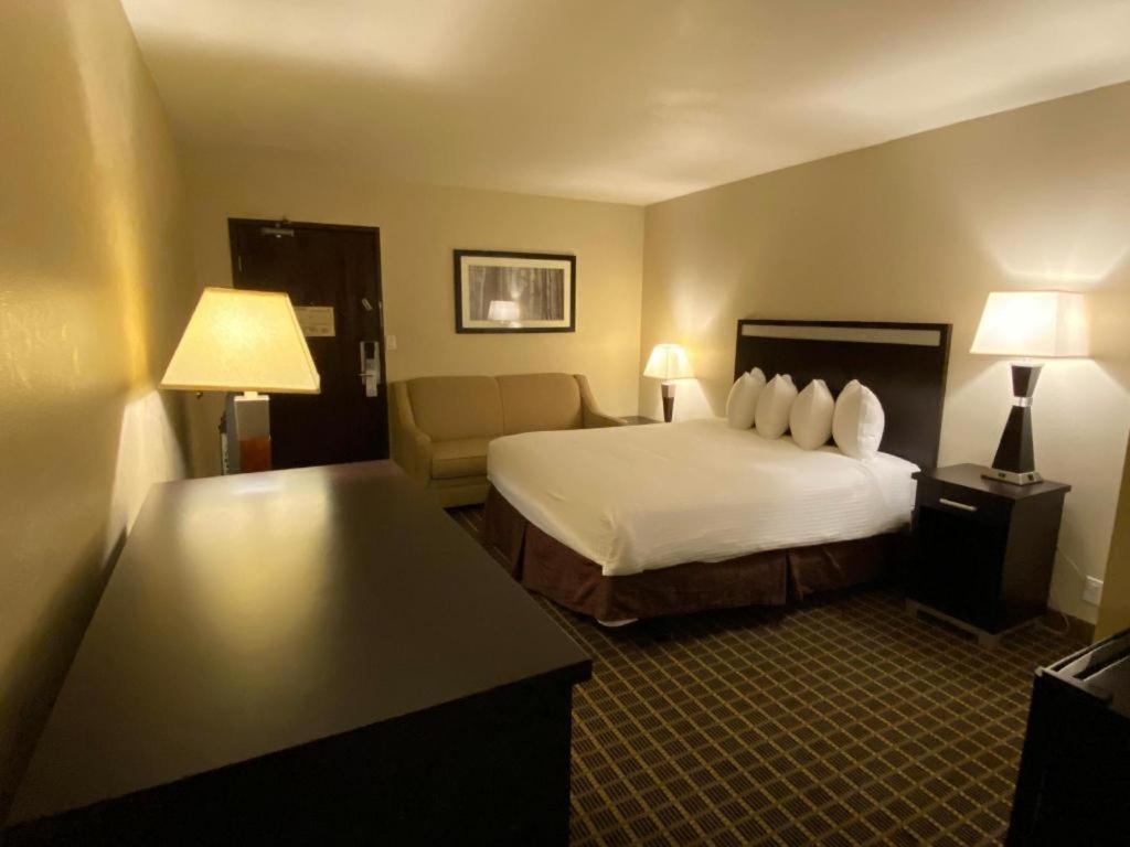 Alhambra Hotel 3*